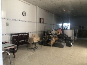 Bán nhà đất, phường Thới An, quận 12, TP.HCM. DT đất: 253m2, sử dụng riêng. DT nhà (trên đất): 120m2, 1 lầu + 1 trệt (249 m2 sử dụng). Đang dùng làm xưởng may. Đường xe tải lưu thông. Giá: 21 tỷ.