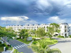 Bán Nhà Phố Ven Sông, Dự Án Lavilla. Dt: 100M2 (5M X 20M) 1 Trệt, 2 Lầu. Giá Chỉ Từ 3,6 Tỷ.