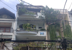 Bán Nhà Đường Bàu Bàng, P.13, Tân Bình, Tp.hcm. Dt: 162M2 (5M X 30M, Nở Hậu 8M), 3 Tầng + 1 Sân Thượng. Giá: 23 Tỷ (Còn TL)